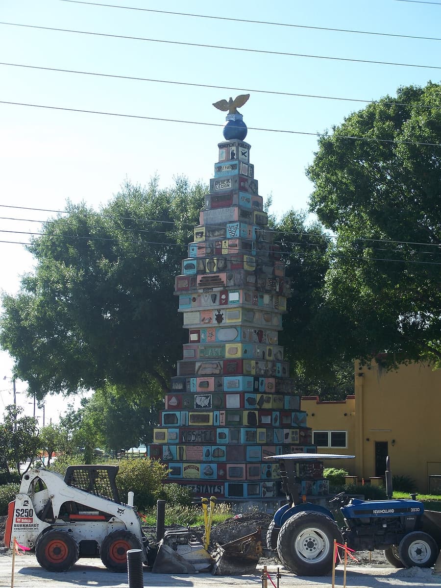 Monument of States