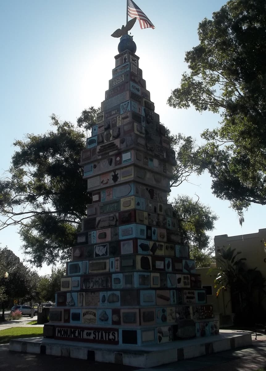 Monument of States